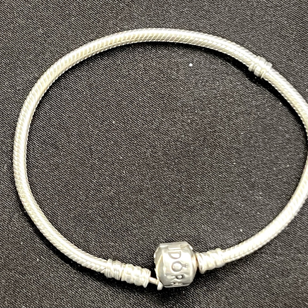 Pandora Moments Snake Chain Charm Bracelet Approx 7”